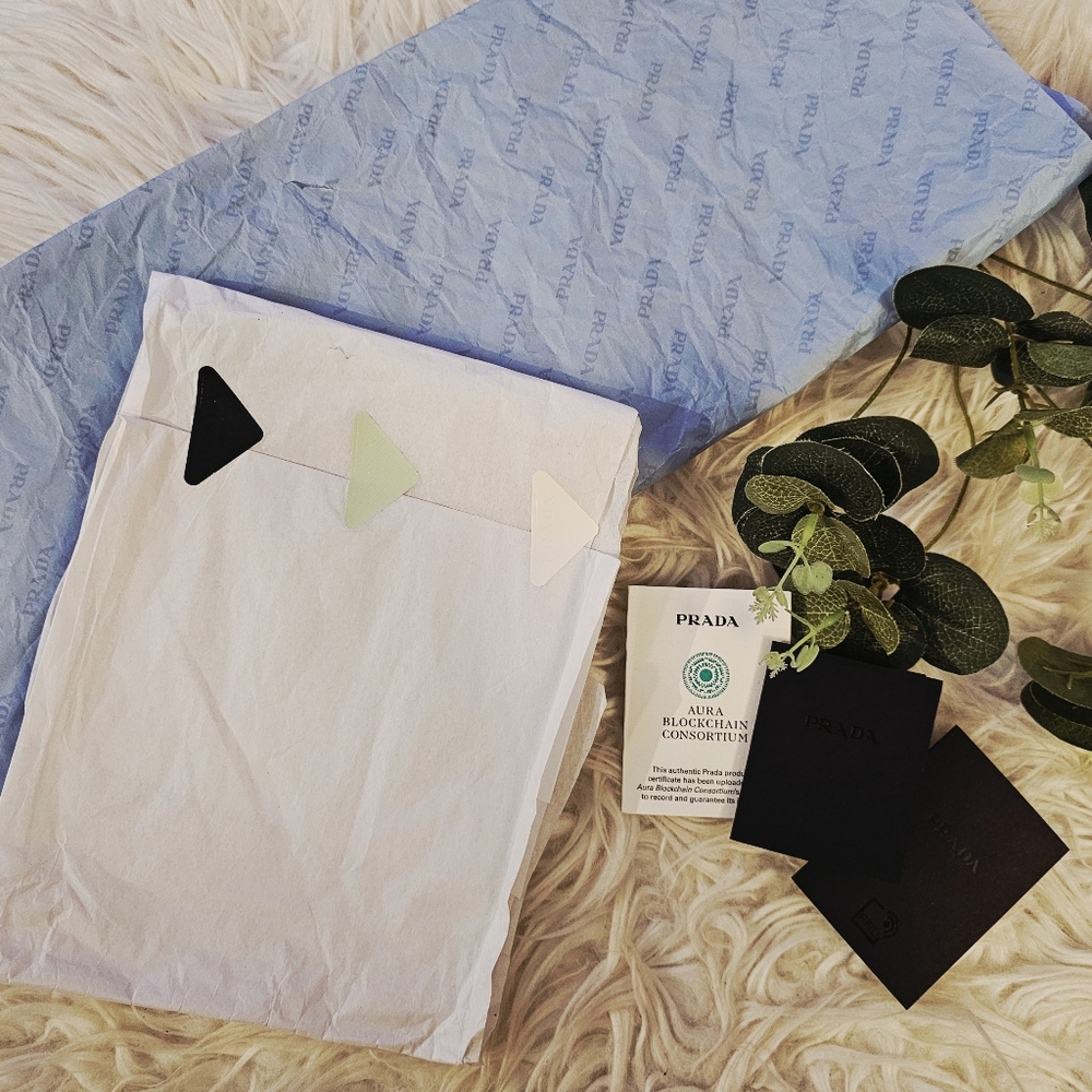Prada Tissue+Wrapping+Authentication CARDS - Picture 8 of 8